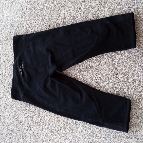 Uniquely Lorna Jane Capri leggings - Picture 2 of 8
